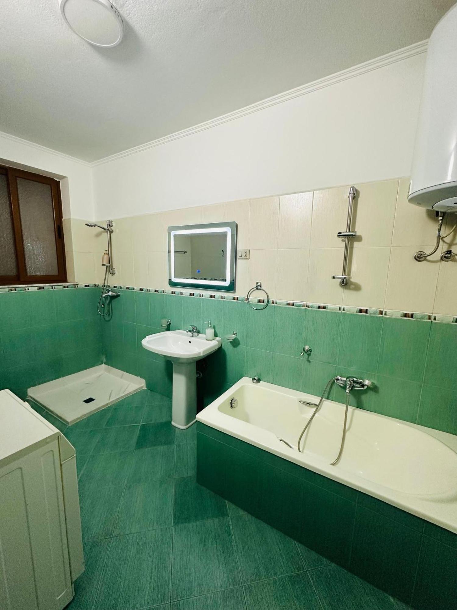 Premium With Balcony Lägenhet Tirana